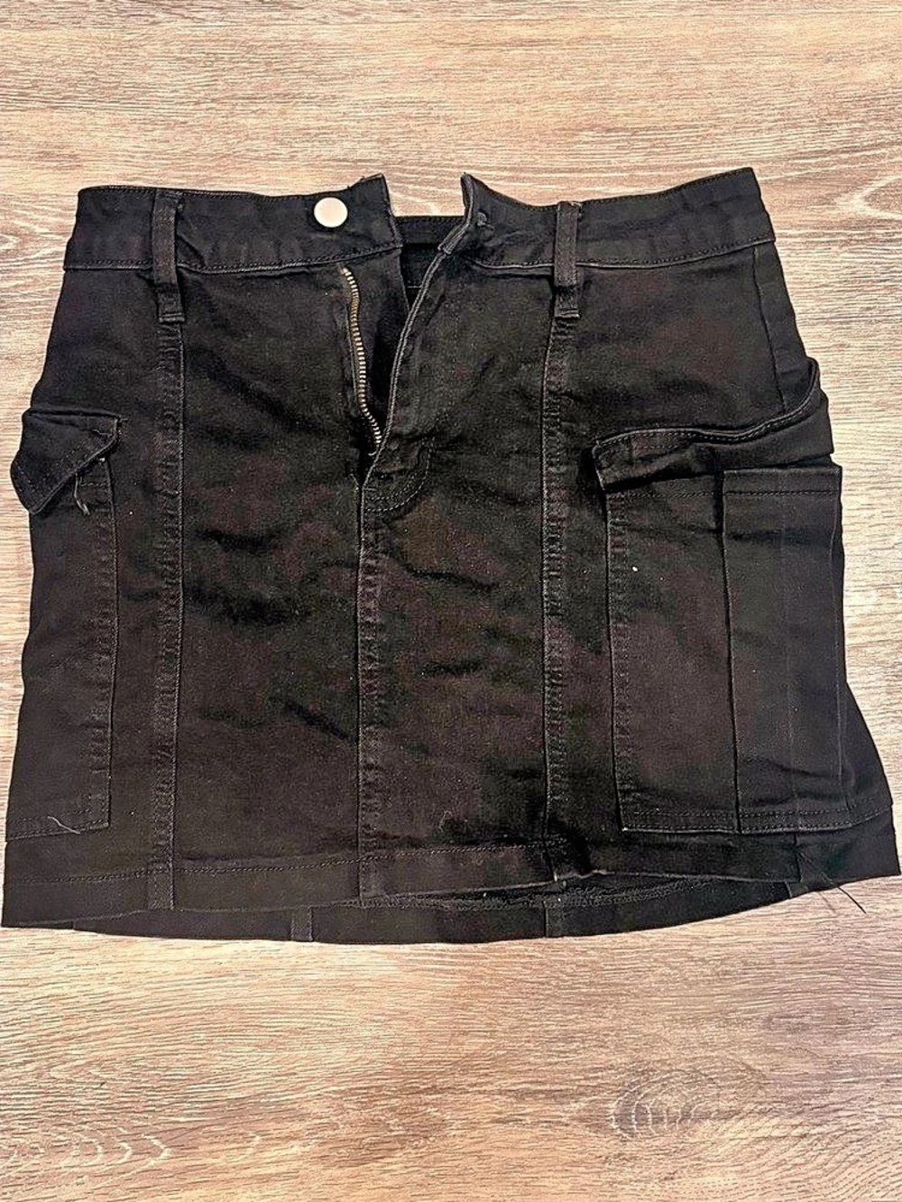 Black High-Rise skirt